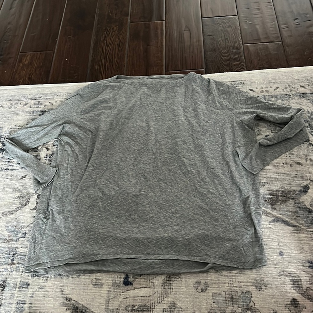 lululemon athletica Heather back in action Tshirt